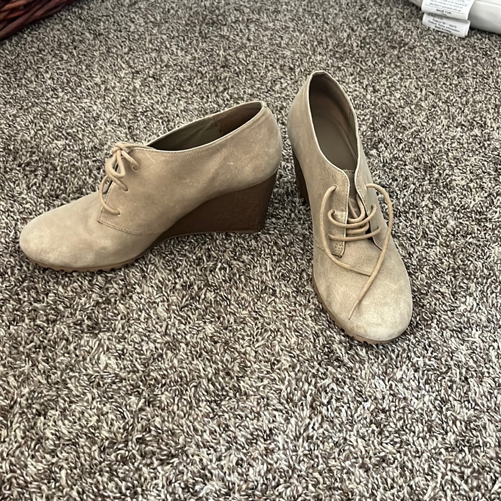 Size 8 wedges
